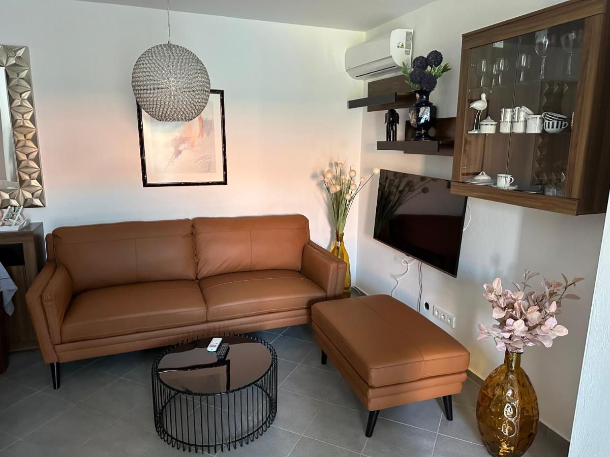 Apartment Vila Lina Vir Bagian luar foto