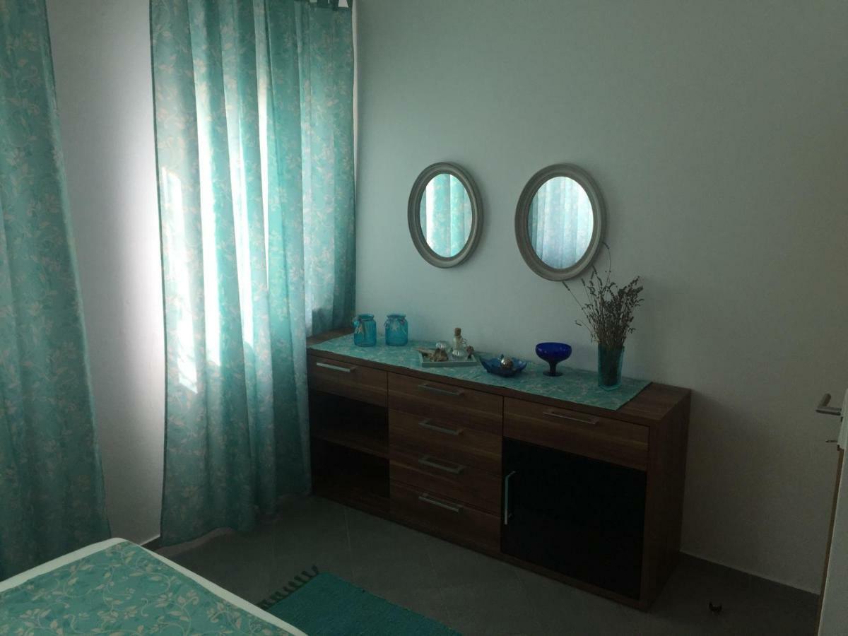 Apartment Vila Lina Vir Bagian luar foto