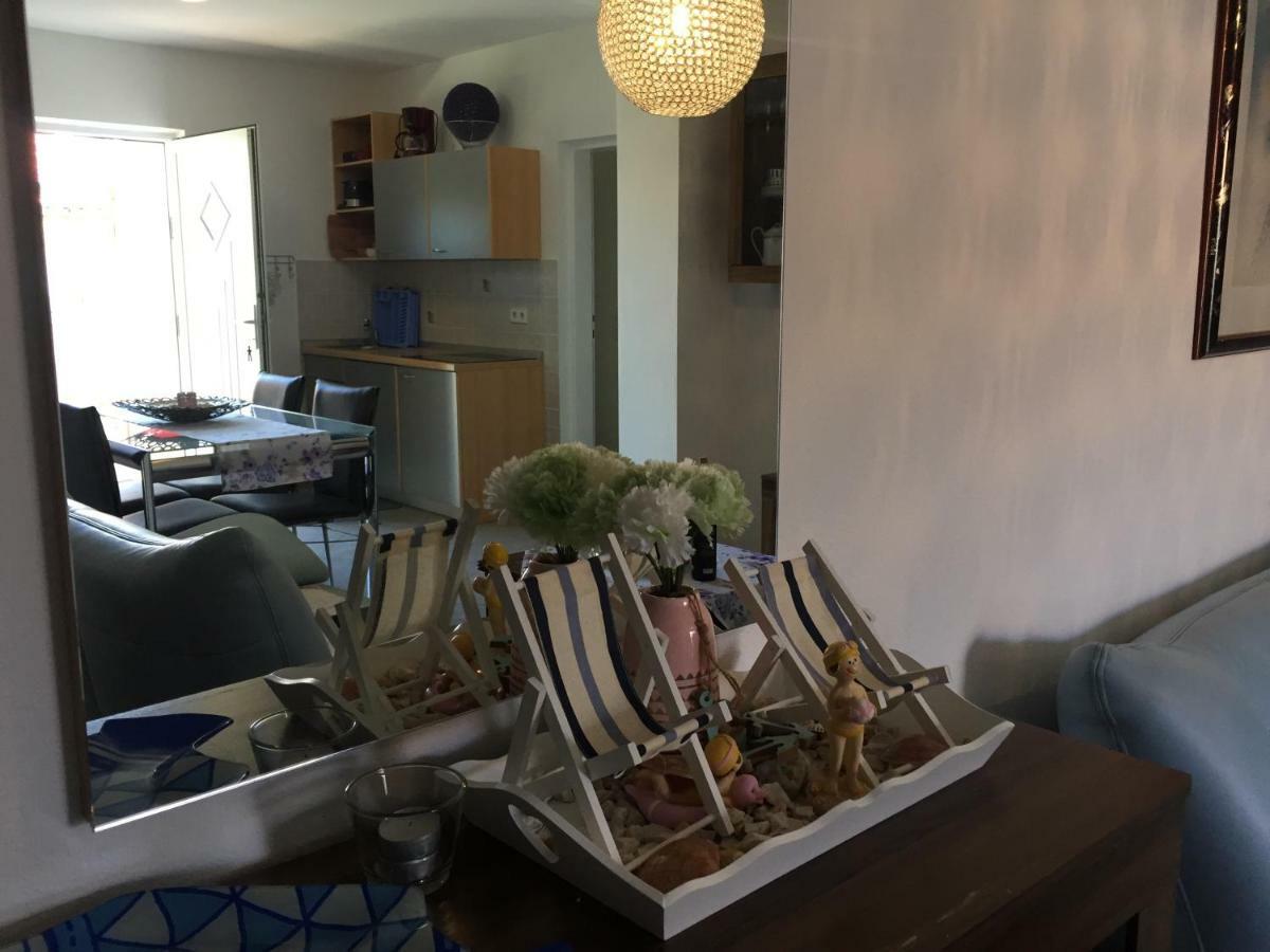 Apartment Vila Lina Vir Bagian luar foto